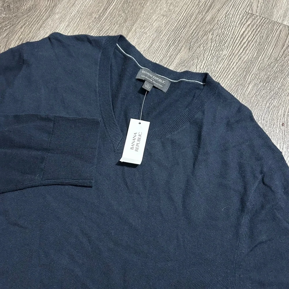 Banana Republic Sweater Large Navy Blue Luxe Collection‎ V-Neck Cotton Blend New